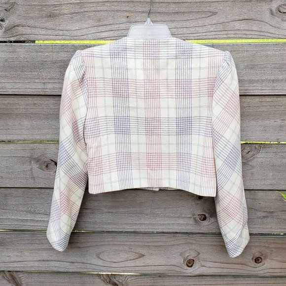 Lady’s Two-piece Suit - Picture 5 of 7